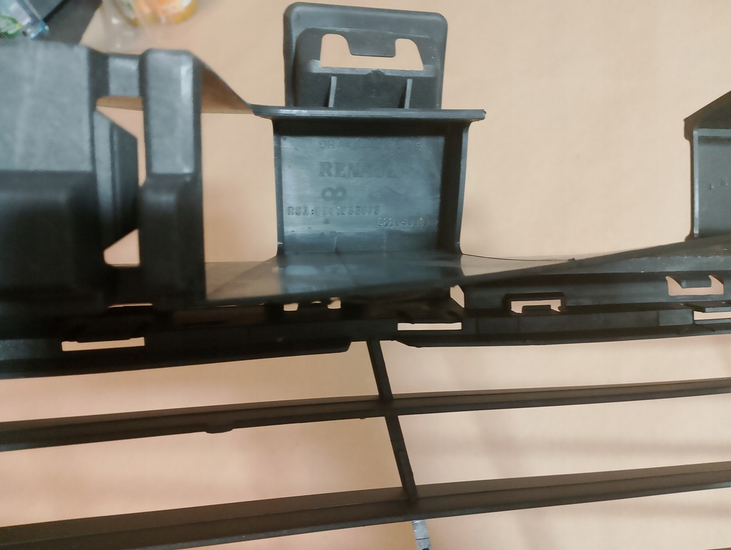 фото №8, Renault grand scenic iii решётка средняя решётка радиатора