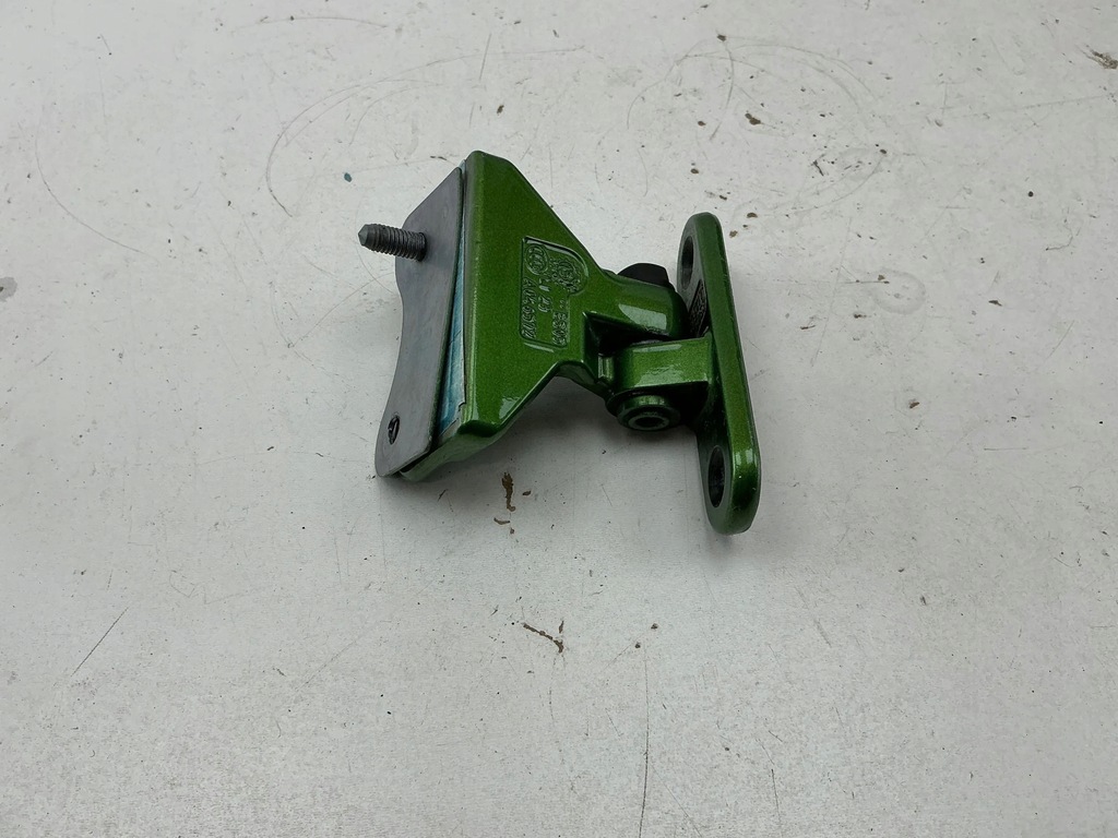 фото №7, Mercedes-benz a w176 2016 петля нижній двері задніх