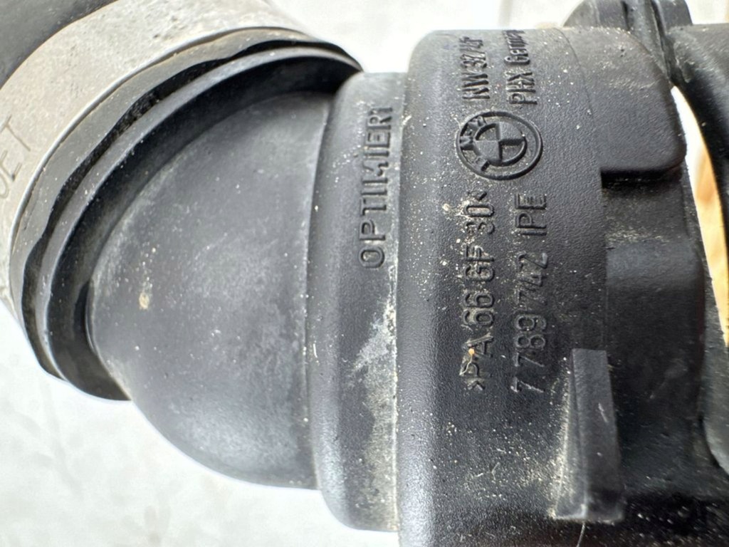 Bmw 5 f10 f11 2011 шланг / патрубок радіатора Ціна