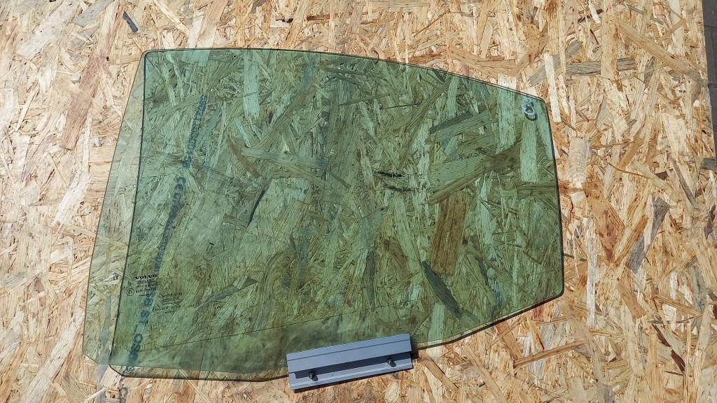 фото №1, Стекло левый задняя volvo s60 02r dot57m20as2