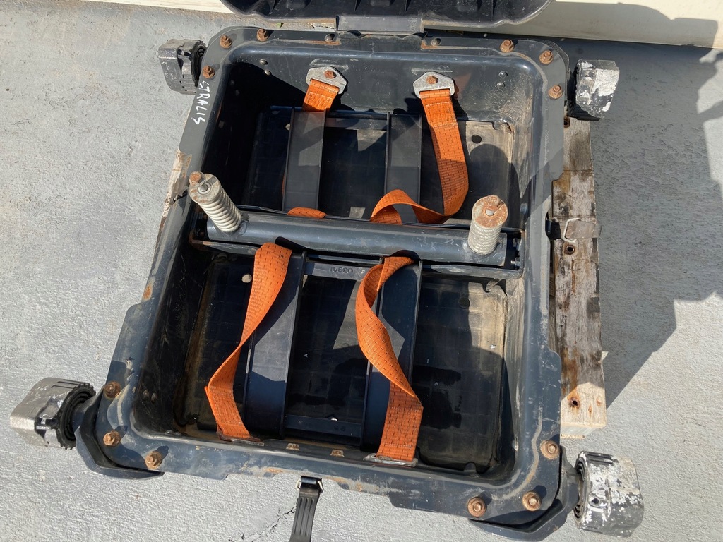 фото №7, Iveco stralis hiway euro6 коробка основание аккумуляторов