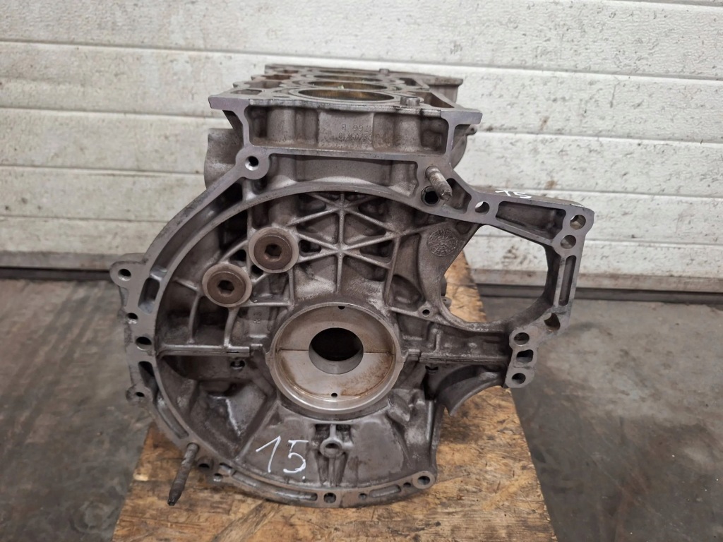 Блок dół двигуна peugeot 207 1.6 vti бензин код двигуна: psa5fx nr15 Зі Шроту