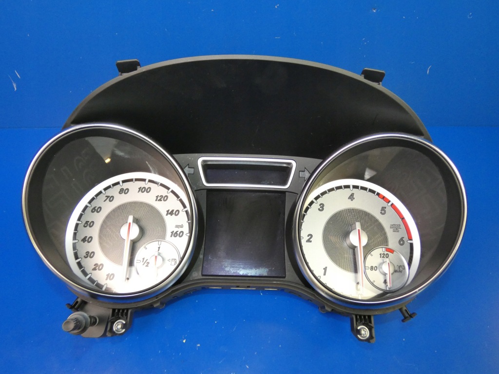 фото №1, Mercedes cla w117 счетчик приборы anglik