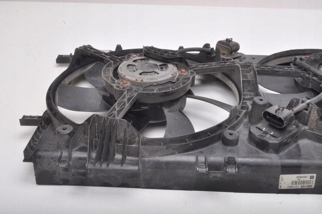 Insignia a 2.0 cdti вентилятор радиатора воды p8651005 p0270004 22818550 Киев