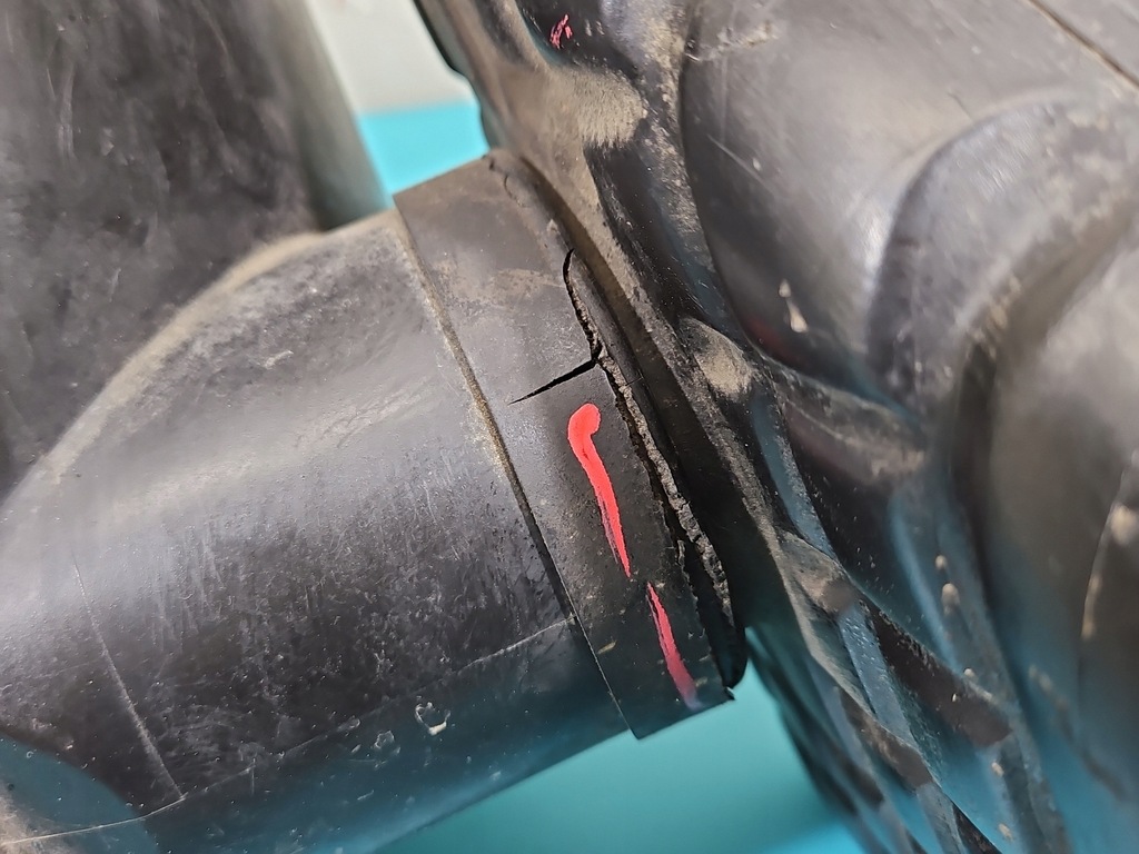 фото №7, Корпус фильтра воздуха opel monterey 897144886 3.0 td 4jx1