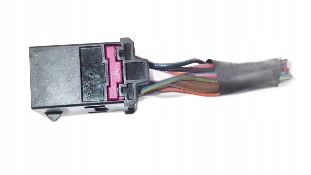 фото №6, Колодка з'єднувач штекер czarna audi 8e0972575