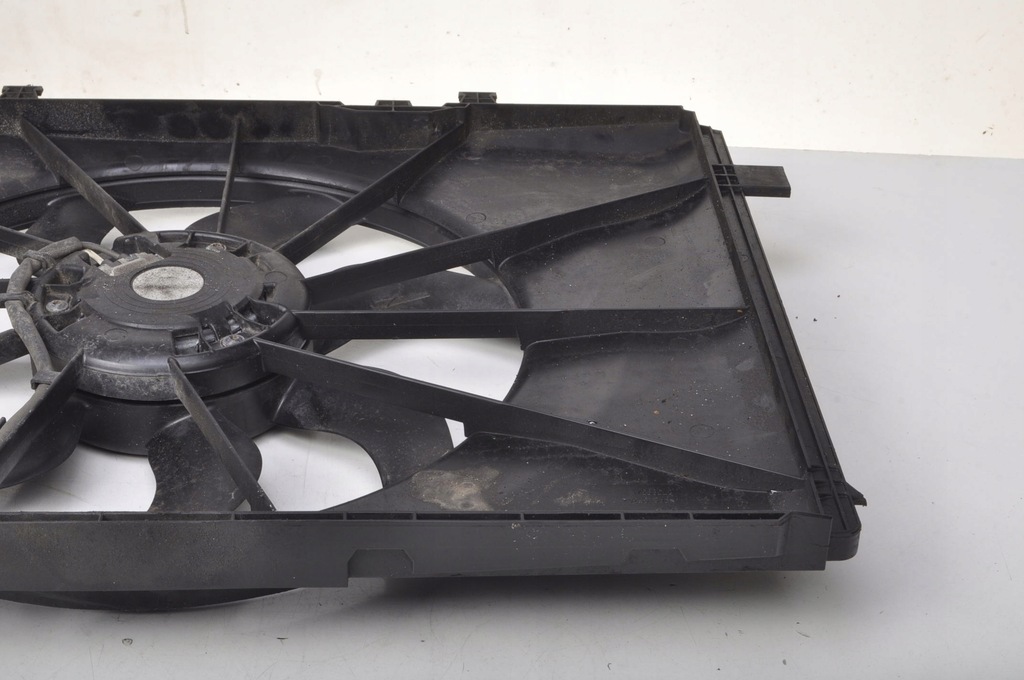 фото №10, Mercedes w176 1.6 вентилятор радиатора a2465000093