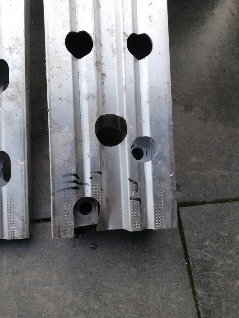 фото №8, Corolla e21 балка бампера перед