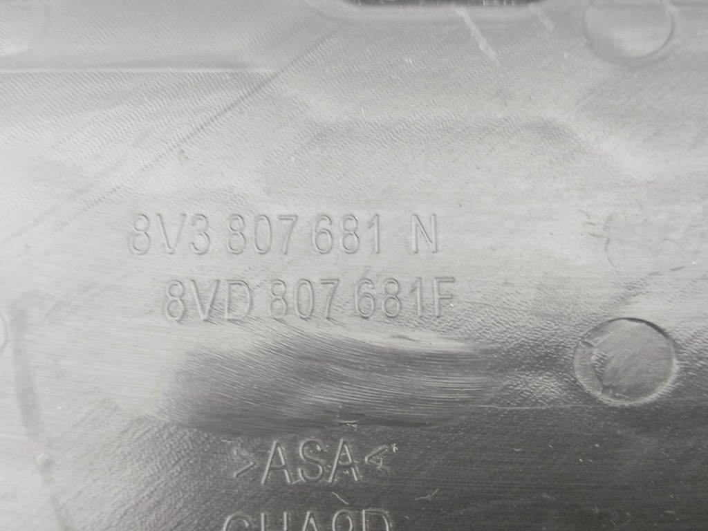 Купити Audi a3 s-line рестайлінг  ліва решітка бампера перед 8v3807681n