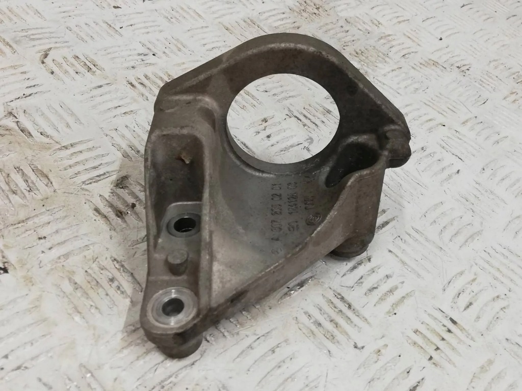 фото №1, Кронштейн підпора піввісь a-klasa w246 w176 lift amg a6072050201