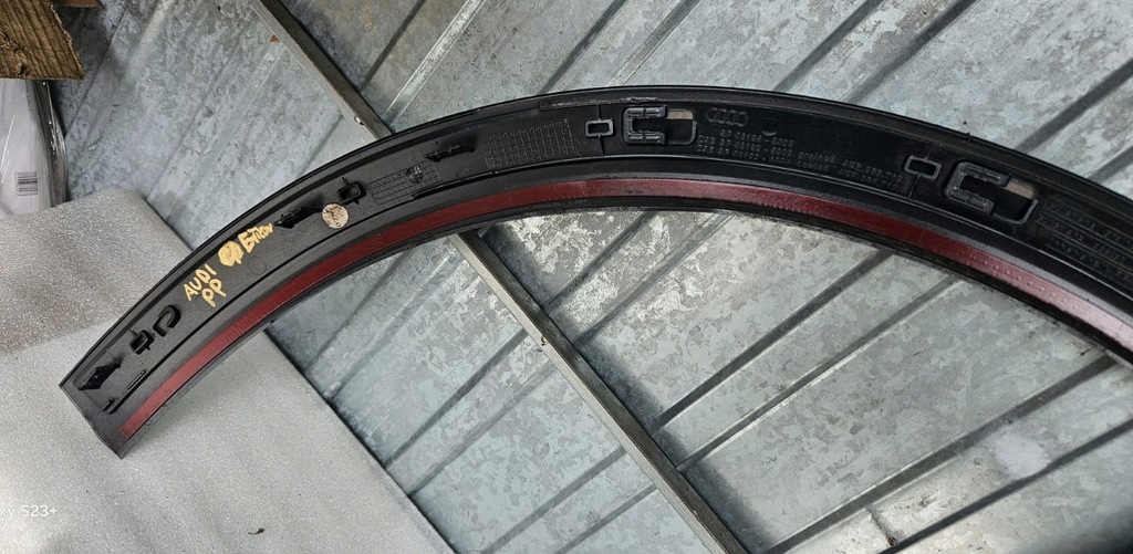 фото №5, Молдинг крыла правый перед audi e-tron 4ke853718/718a