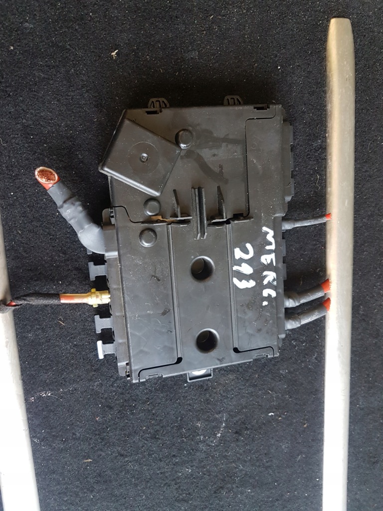 фото №1, Mercedes w213 коробка предохранителей