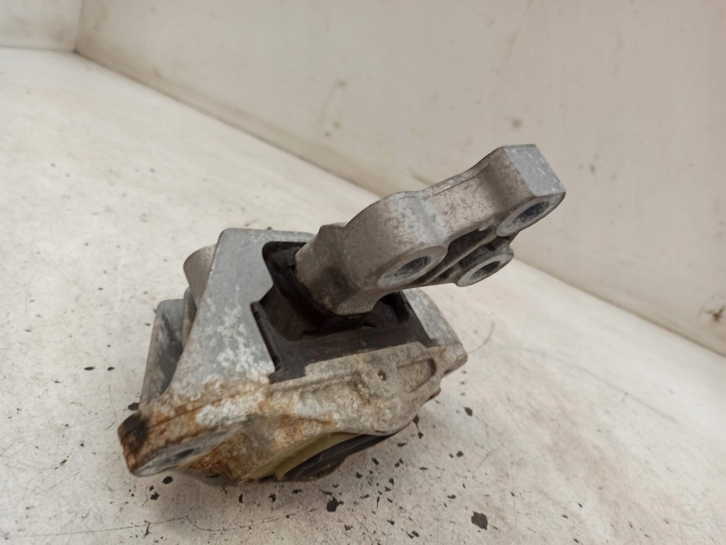 фото №8, Opel astra j 1.4t кронштейн подушка двигателя 13248549