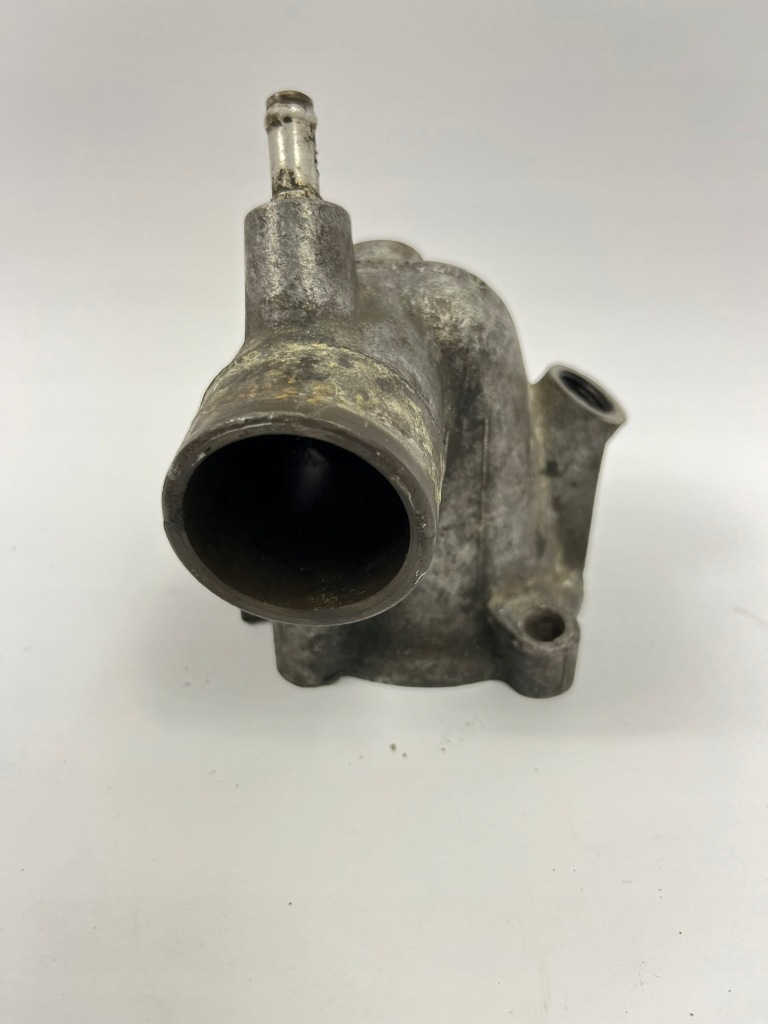 Корпус термостата патрубок mercedes w126 380 500 r107 m116 m117 1172010830 Зі Шроту