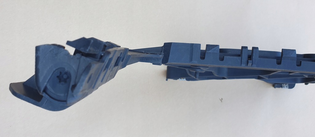 фото №9, Направляющая бампера задний audi a5 8t rs5 8t0807453b оригинальный номер