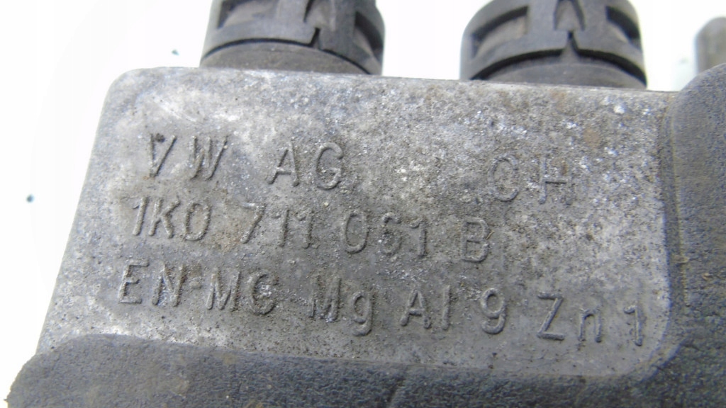 фото №7, Домкрат выборщик передач skoda superb ii 1.9 tdi 3t0711049a