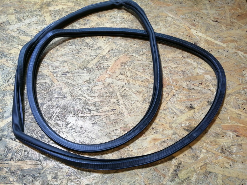 фото №1, Vw touareg 7l прокладка двері лівий задня 7l0867367g