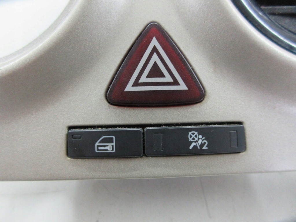 фото №3, Opel corsa d 1.2 3d решётка обдув рамка радио панель