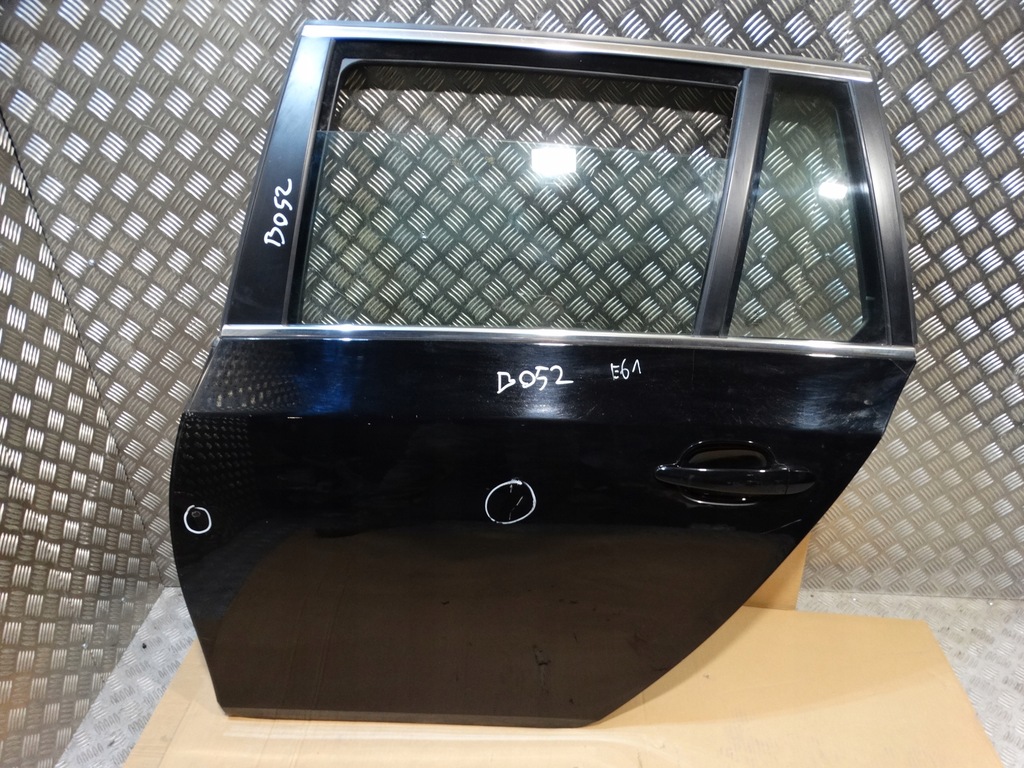 фото №1, Kpl. двері лівий задня bmw e61 b052 1