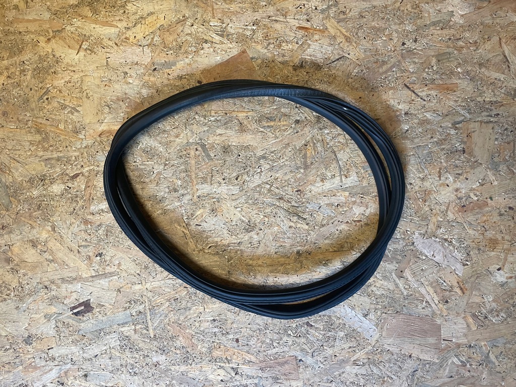 фото №1, Прокладка дверь правый левый перед skoda octavia ii