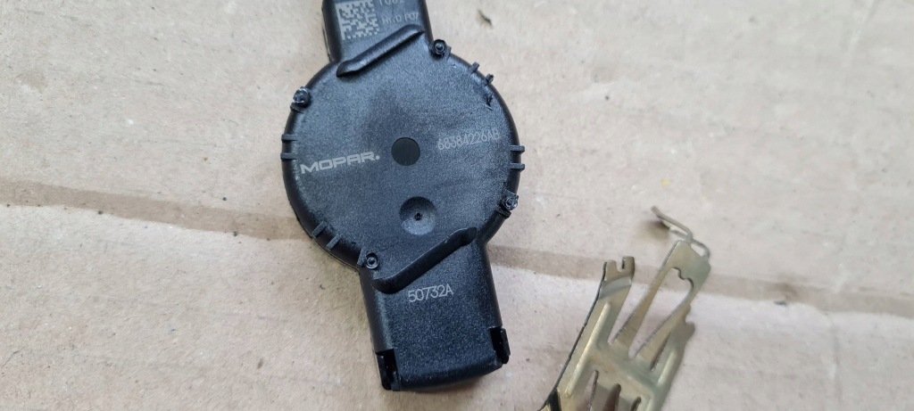 Jeep grand cherokee wl 2022 датчик датчик дождя 68384226ab с Разборки