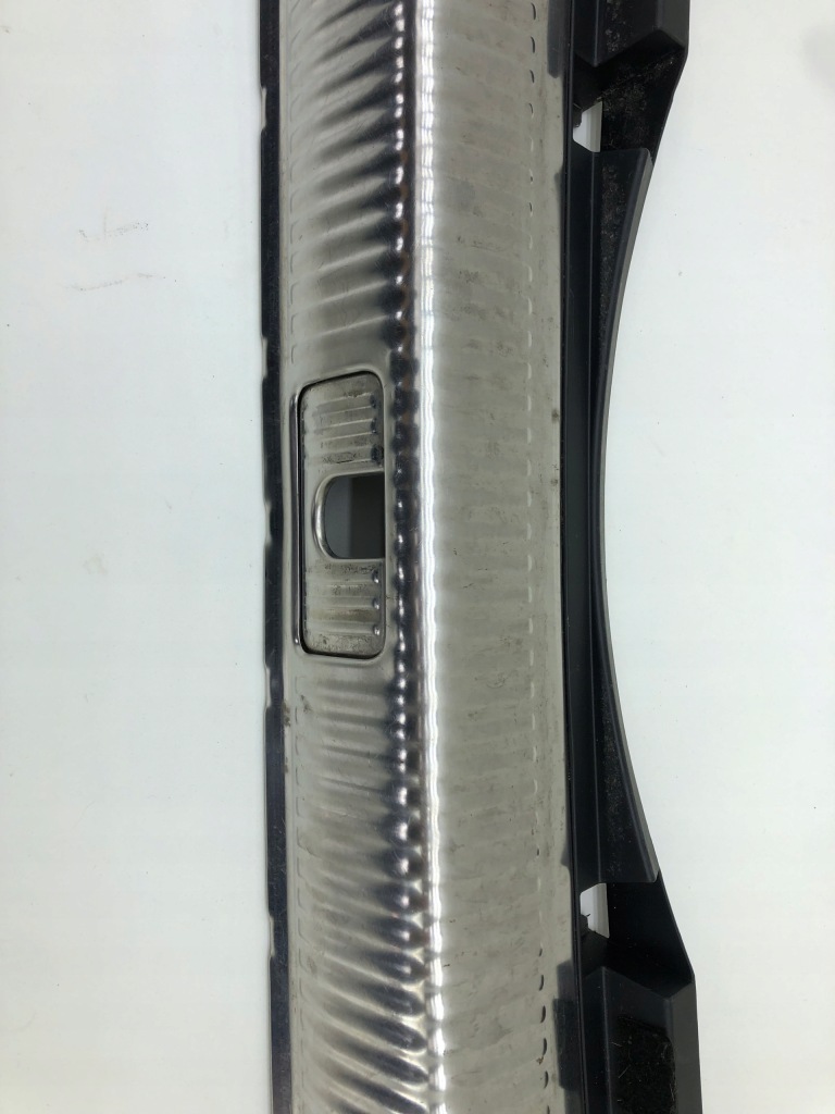 Audi a4 b9 накладка поріг багажника 5w9864513 Київ