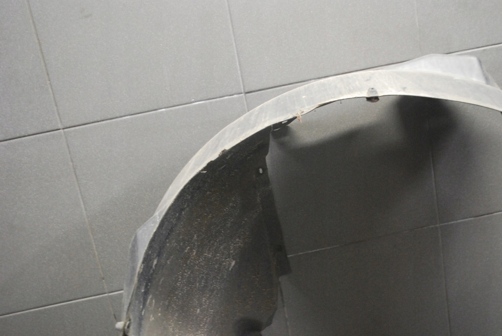 фото №11, Подкрылок левый перед audi a6 c5 2.4 4b0821171b