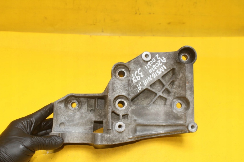 Кронштейн генератора insignia saab 2.0 cdti 55562863 Оригинал