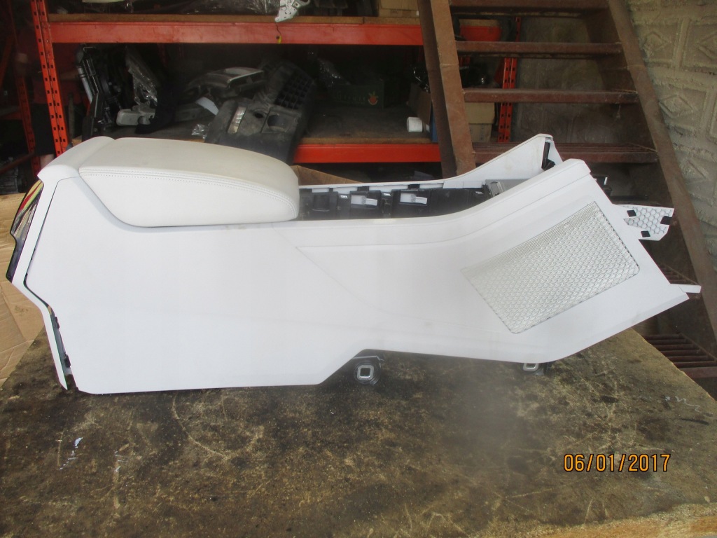 фото №8, Туннель средний подлокотник vw touareg iii кожа