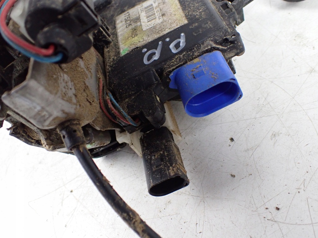 фото №7, Доводчик дверь правый перед keyless audi a8 s8 d3 5.2 fsi 4e1837016a