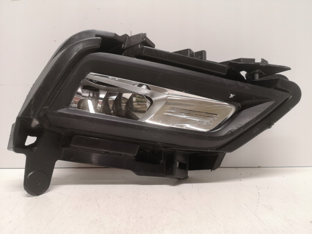 фото №1, Nissan x-trail t32 qashqai micra k13 протитуманна фара правий