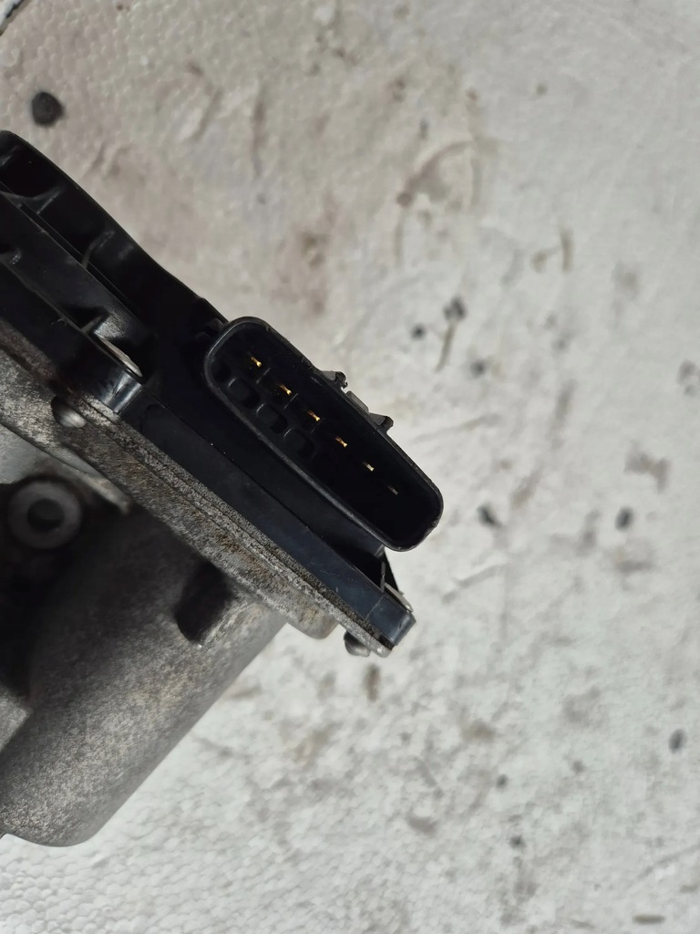 фото №5, Дроссельная заслонка 22030-47040 toyota yaris auris 1.3