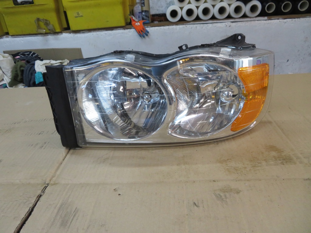 фото №1, Dodge ram 02-06 лампа передняя правая