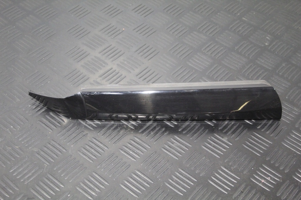 фото №1, Молдинг накладка стойка правый задняя lexus ct200h