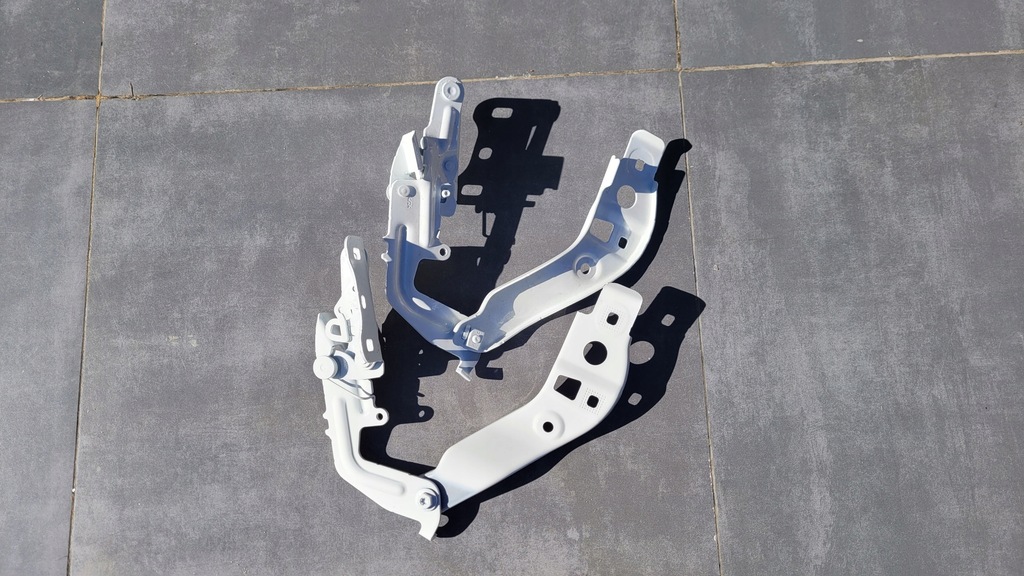 фото №1, Mercedes aklas w177 петли капот a1778801100