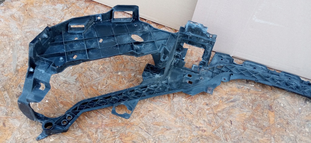 фото №10, Volvo v40 v 40 ii 12- pas передний усилитель передний 31378700