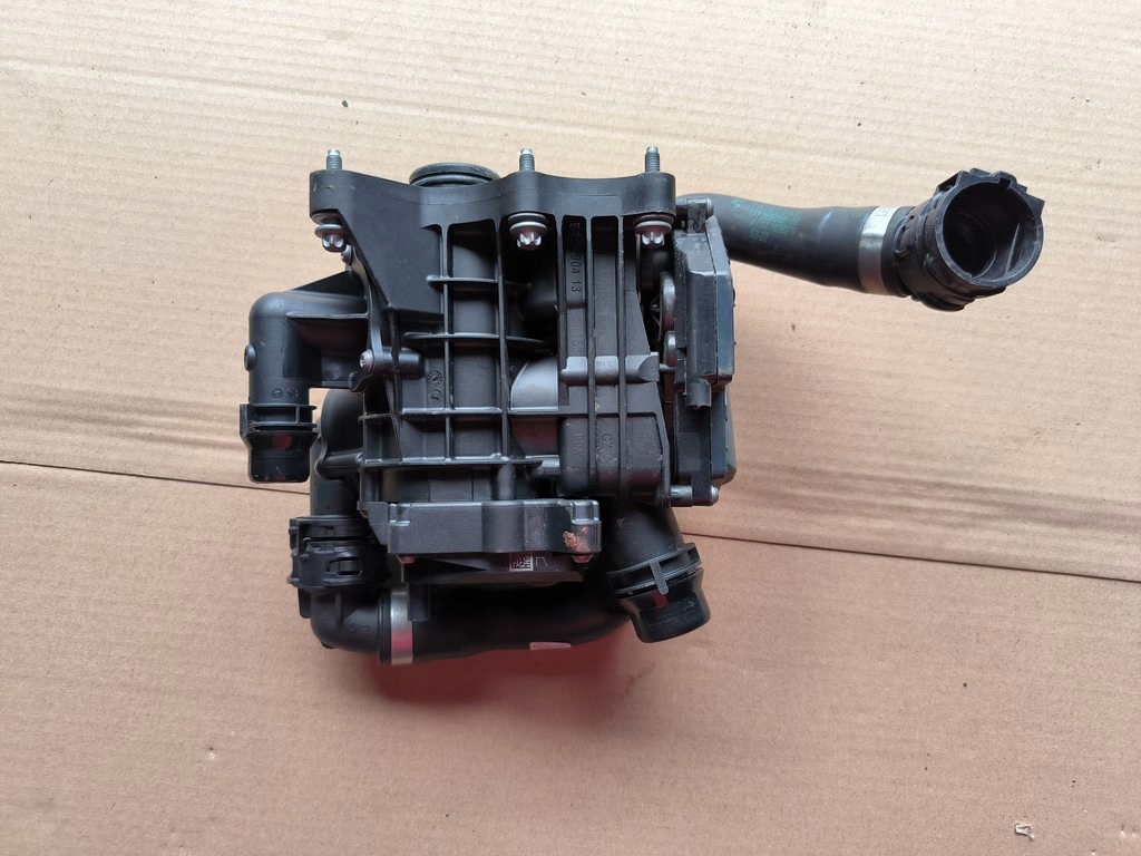 Bmw g07 g20 g22 g30 g11 g01 корпус термостата 8642560 Доставка