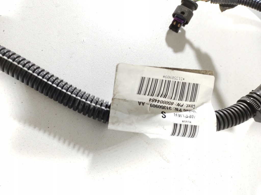 фото №11, Volvo v40 12- електропроводка бампера задня pdc 31350909