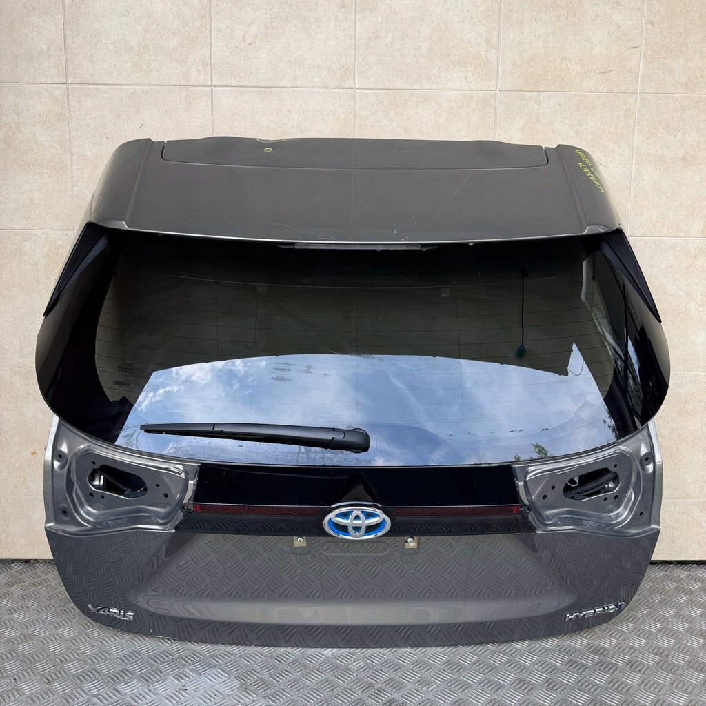 фото №1, Крышка багажника задняя комплектная toyota yaris cross hybrid 2023 rok камера