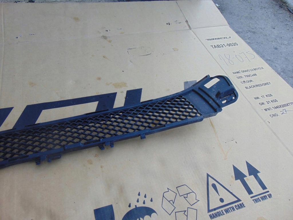 фото №8, Решётка бампера средняя mercedes w213 a2138852703