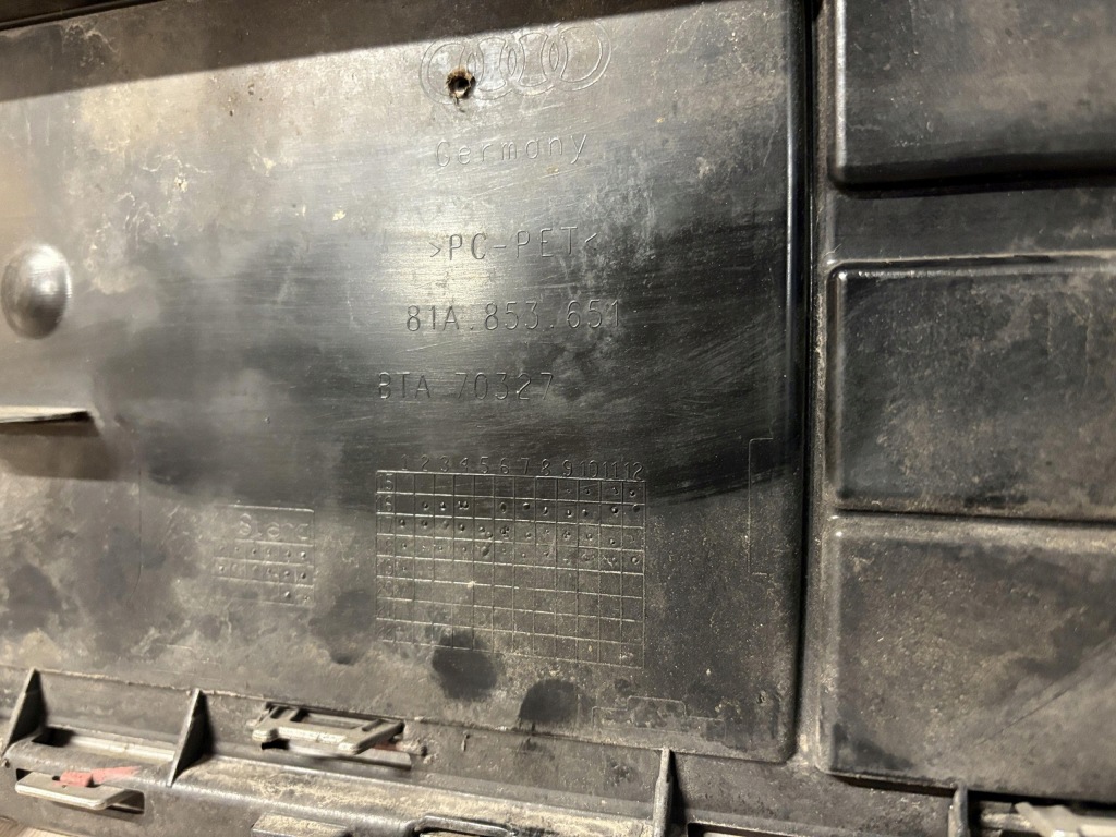 Audi q2 81a решётка радиатора решётка  радиатора перед 81a853651 Недорого