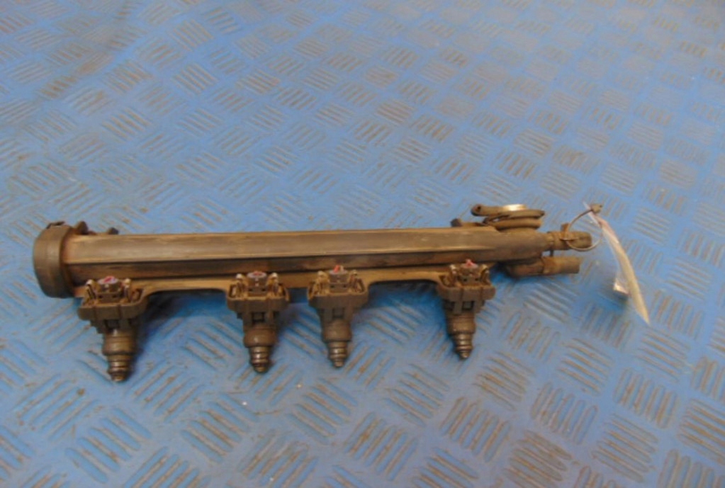 фото №11, Audi a3 8l 1.6 8v молдинг впрыскная 06a133317a