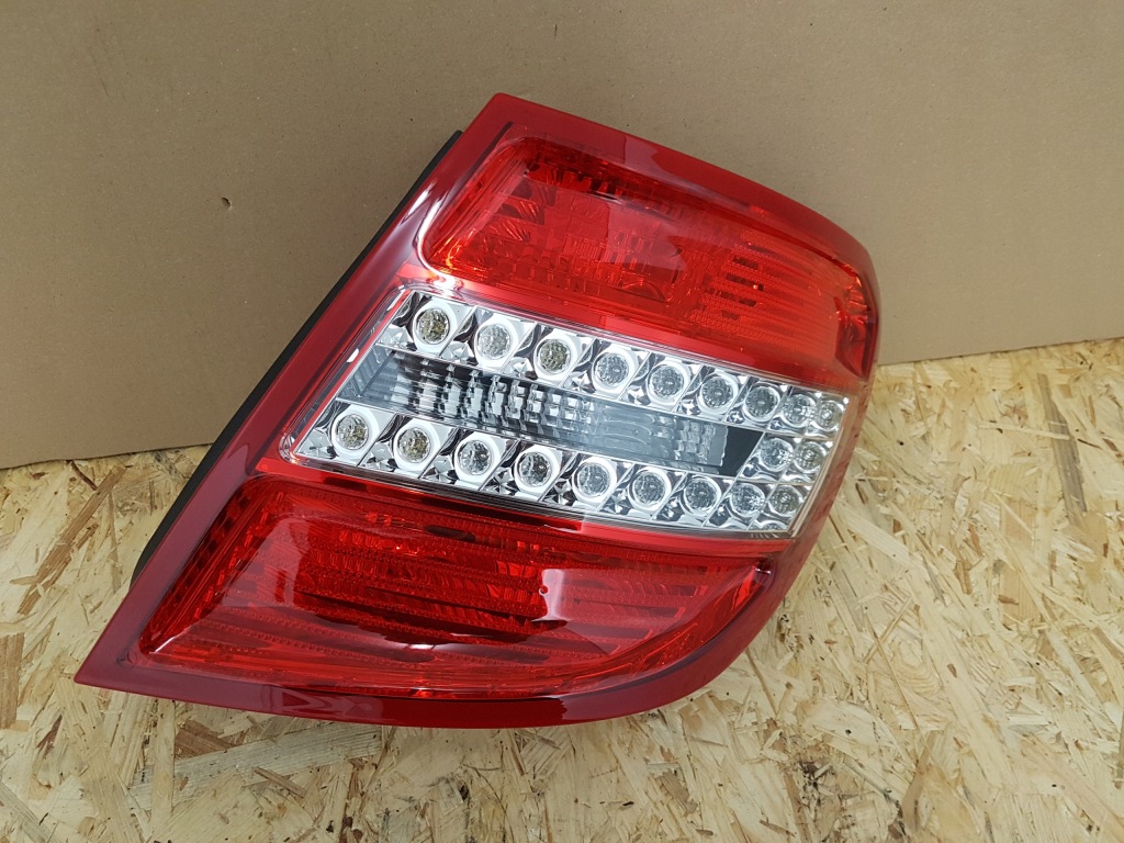 Купить Фара задняя правая mercedes w204 универсал 06-10 led