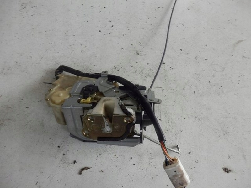 фото №1, Toyota yaris verso 00 замок дверь правый перед