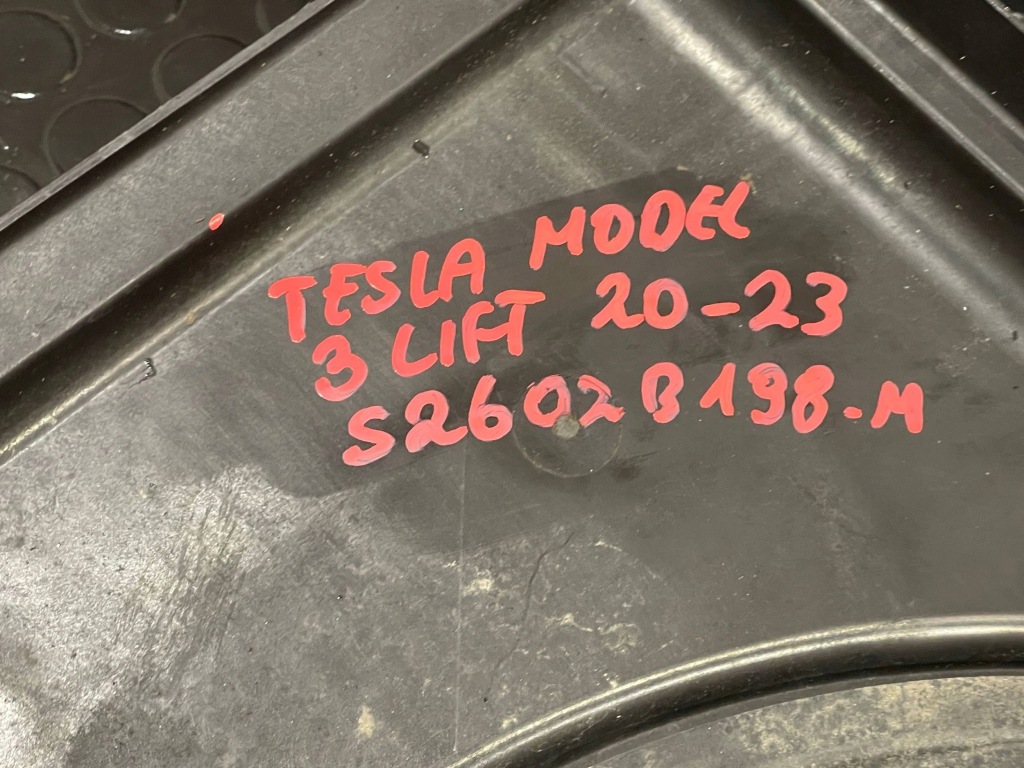 Tesla model 3 рестайлінг  20-23 вентилятор радіатора Ціна