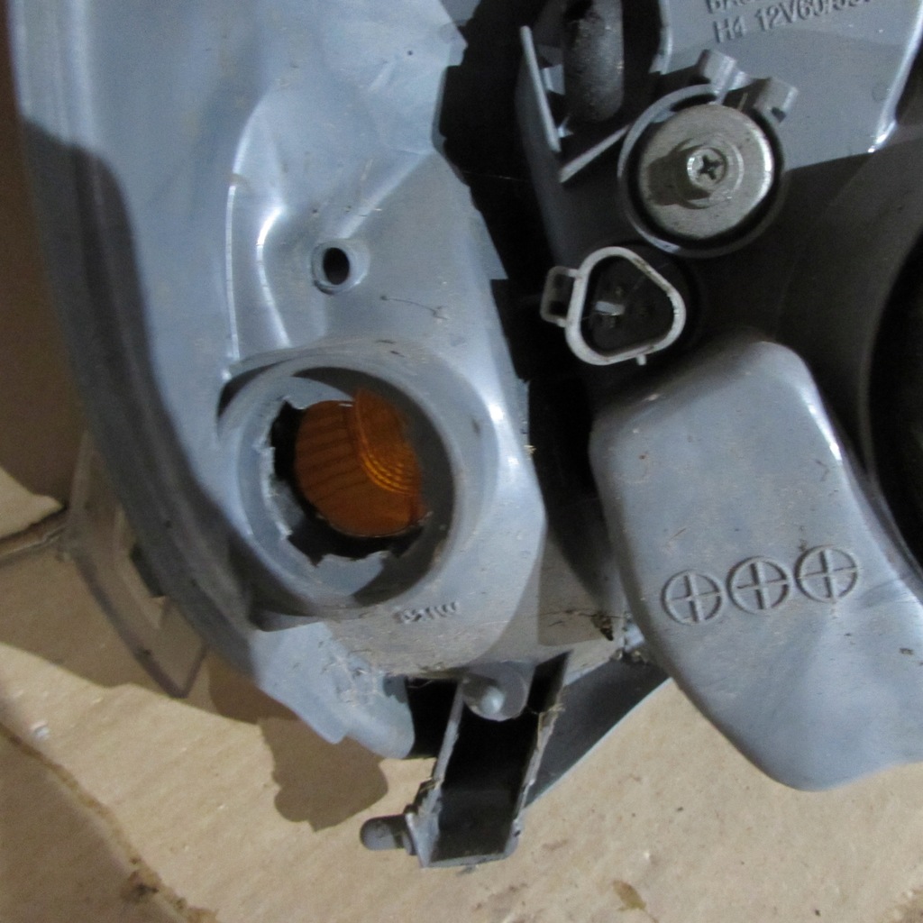 фото №11, Toyota yaris i 99-03r лампа перед левая