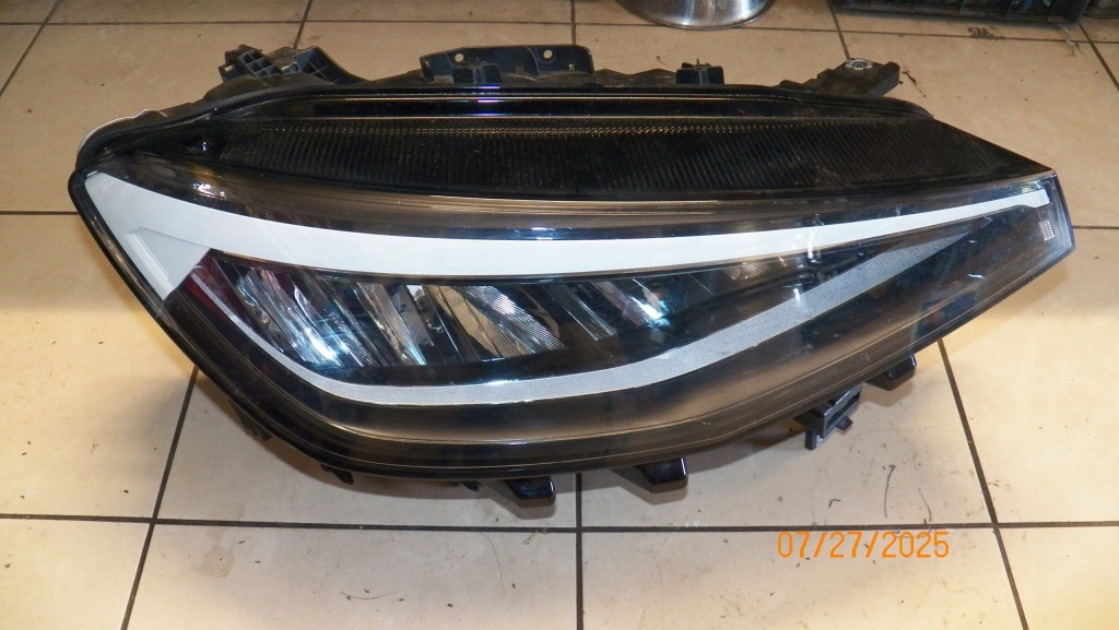 фото №1, Лампа права перед full led vw id.4 11b941006a