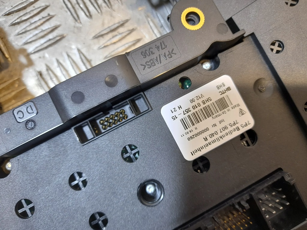 фото №5, Porsche cayenne 92a 2011 панель кондиционера