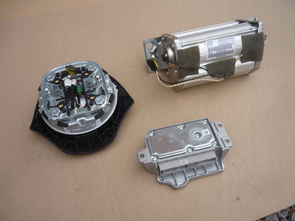 фото №14, Панель приладів + подушки безпеки + натягувачі + датчик bmw 1 e87 e81 e82 e88 ładna czarna