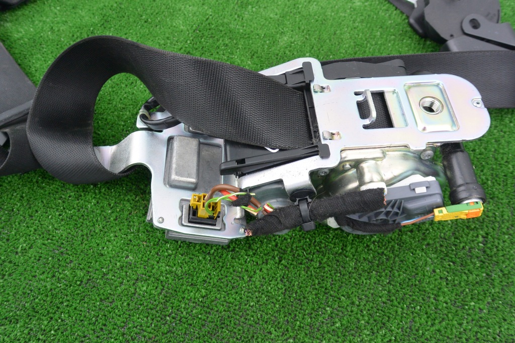 фото №12, Pas безопасности перед mercedes e-klasa w212